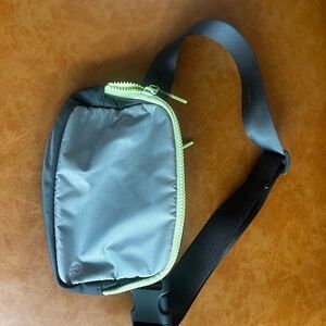 Lululemon Everywhere Belt Bag- like new